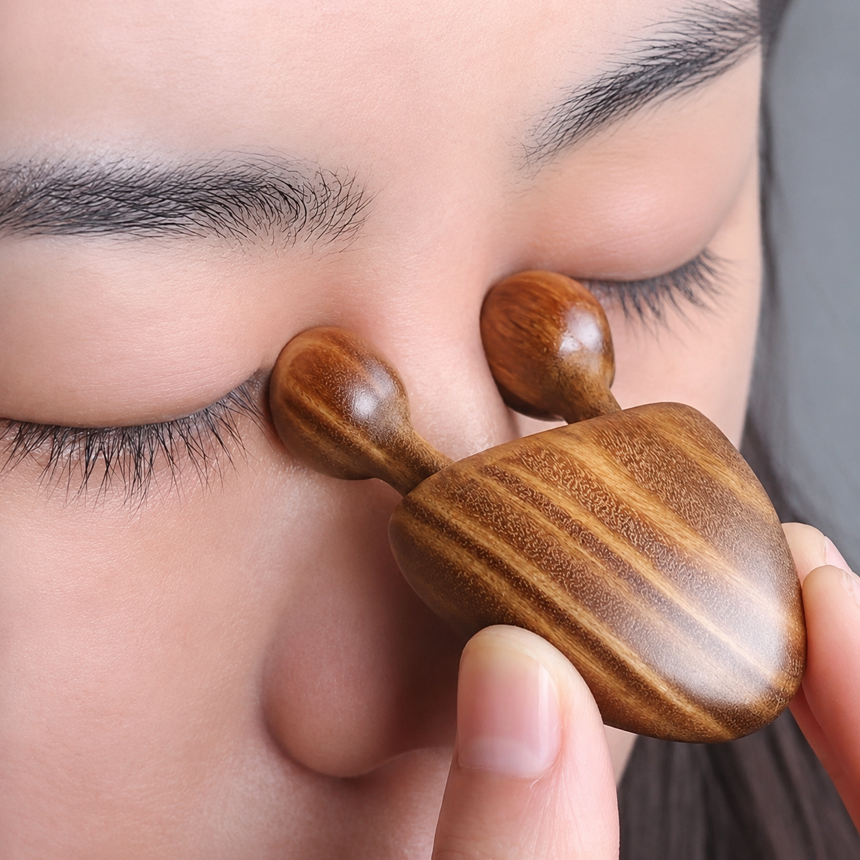 Sandalwood Facial Massage Tool | Luvoskin